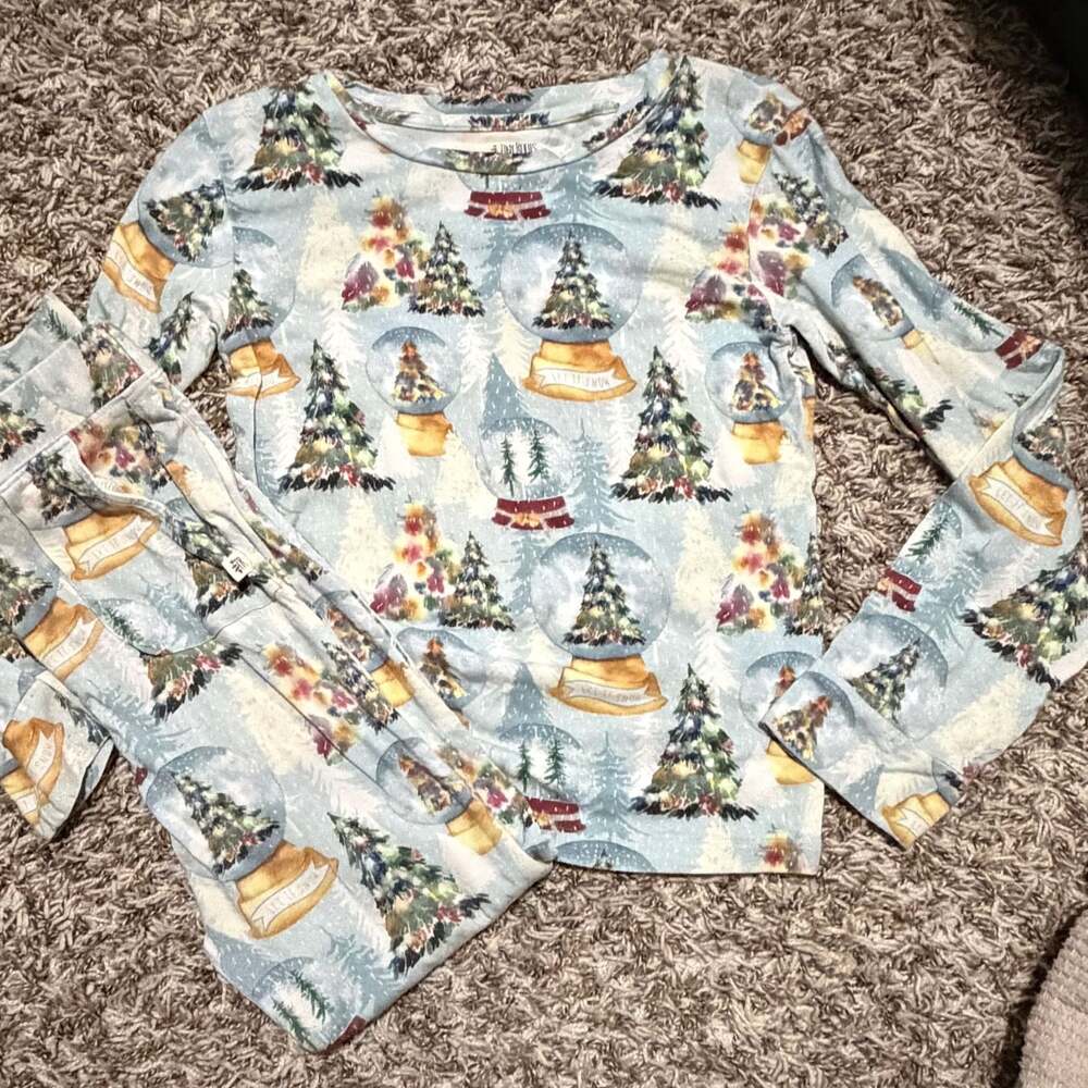 Tiny Roots Snow Globe Tree Bamboo Viscose Pajama Set Size 9/10Y